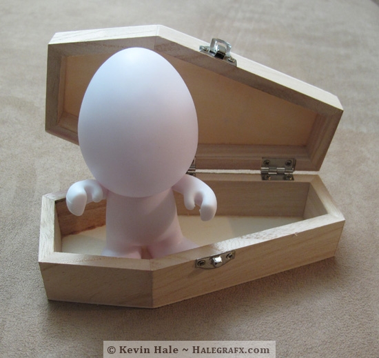 Egg Head Color Blanks Figure in Coffin Egg Head Color Blanks Figure in Coffin
